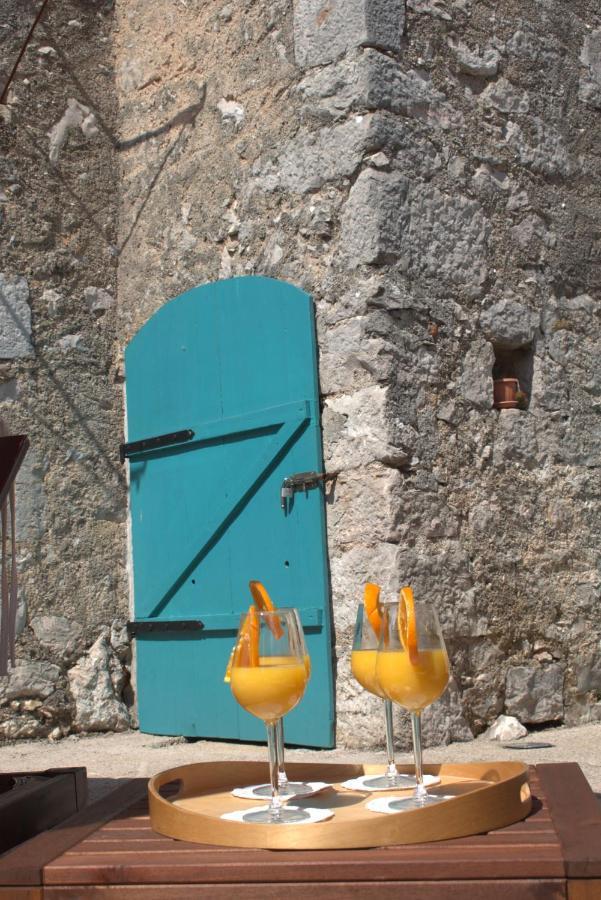 Ca'pietra, Rustic Stone House *
