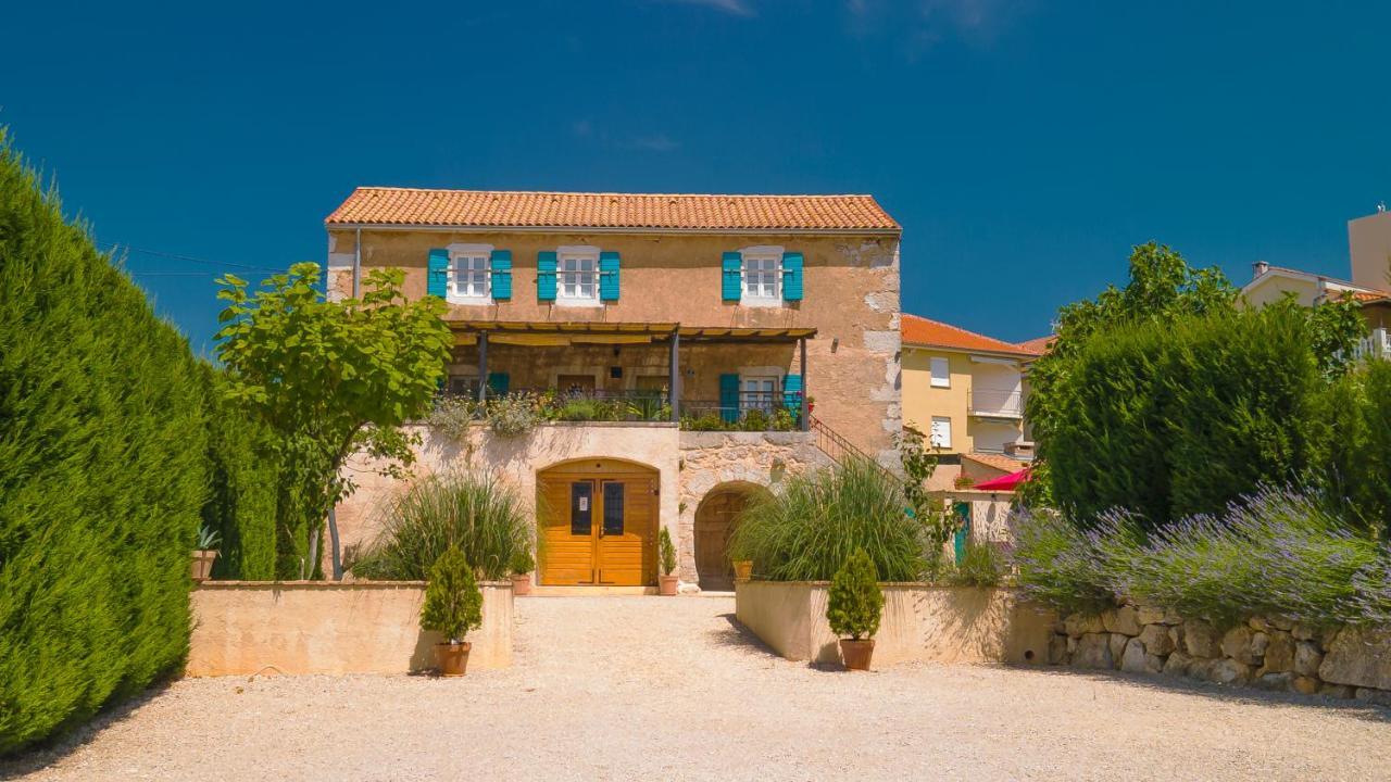 Ca'pietra, Rustic Stone House Villa